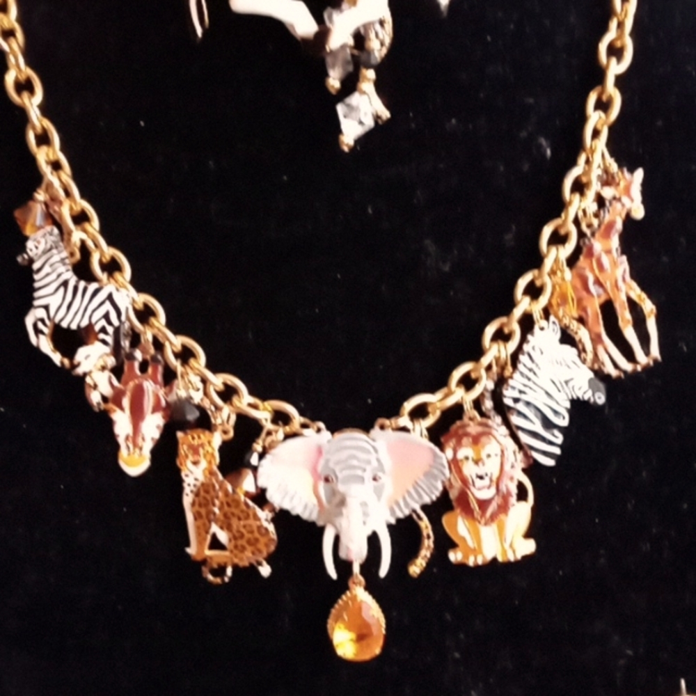 LATR2GO JUNGLE NECKLACE